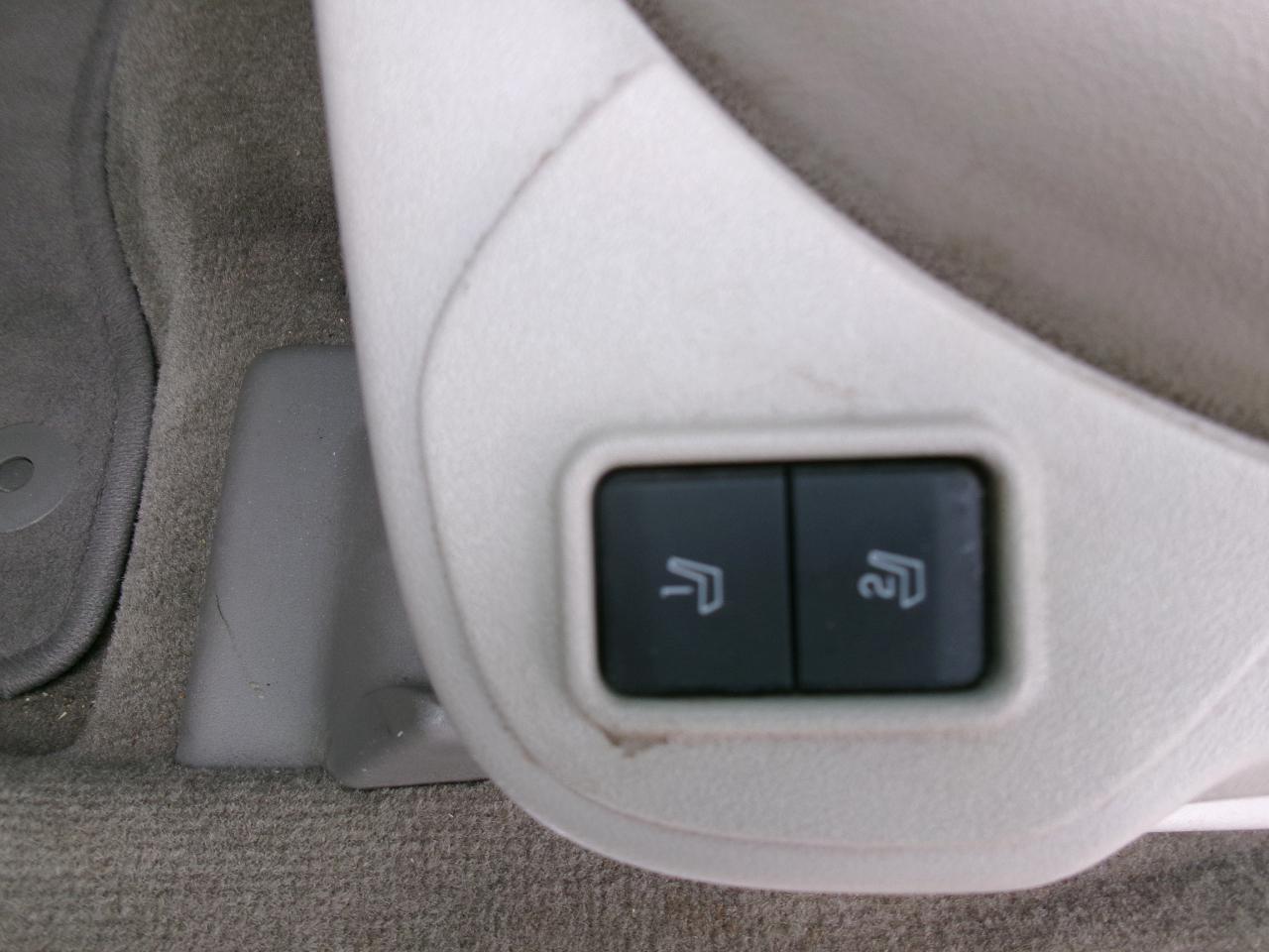 Ford Taurus Limited FWD 2011