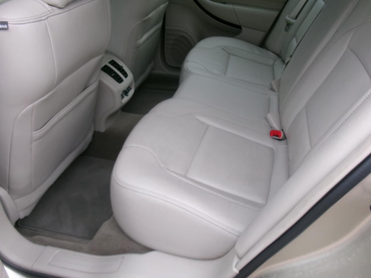 Ford Taurus Limited FWD 2011