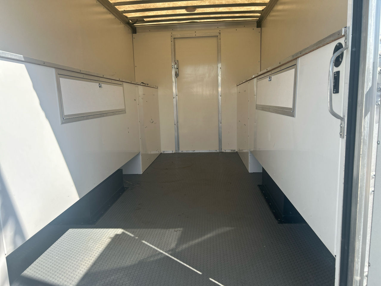 Ford Transit Cutaway T-350 RWD SRW 156" WB 9500 GVWR 2020 Ford Transit Cutaway T-350 RWD SRW 156" WB 9500 GVWR 2020