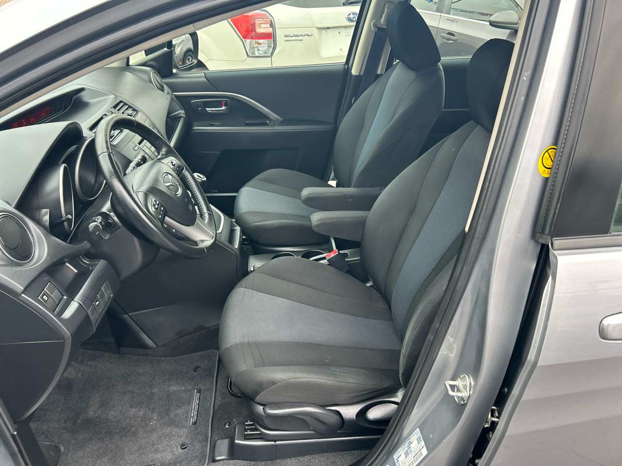 Mazda MAZDA5 4dr Wgn Auto Touring 2014 Mazda MAZDA5 4dr Wgn Auto Touring 2014