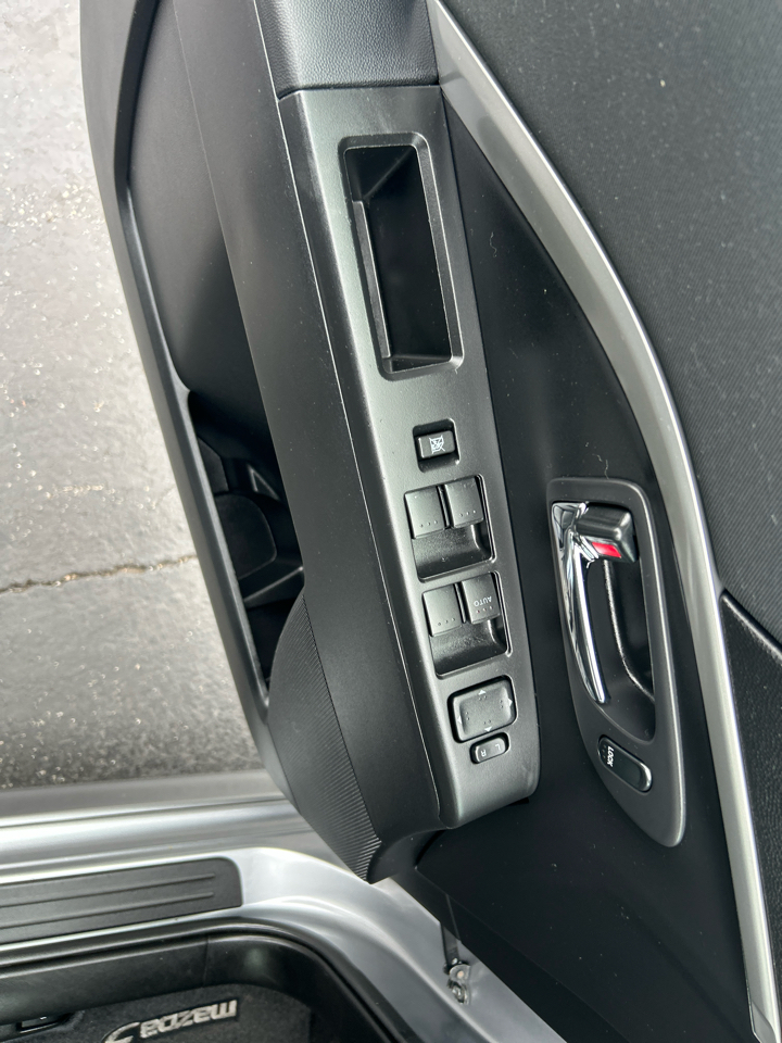 Mazda MAZDA5 4dr Wgn Auto Touring 2014 Mazda MAZDA5 4dr Wgn Auto Touring 2014