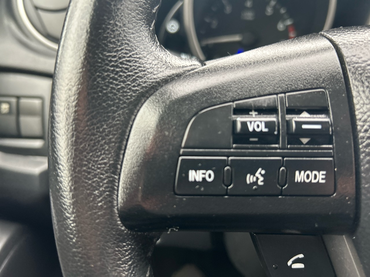 Mazda MAZDA5 4dr Wgn Auto Touring 2014 Mazda MAZDA5 4dr Wgn Auto Touring 2014