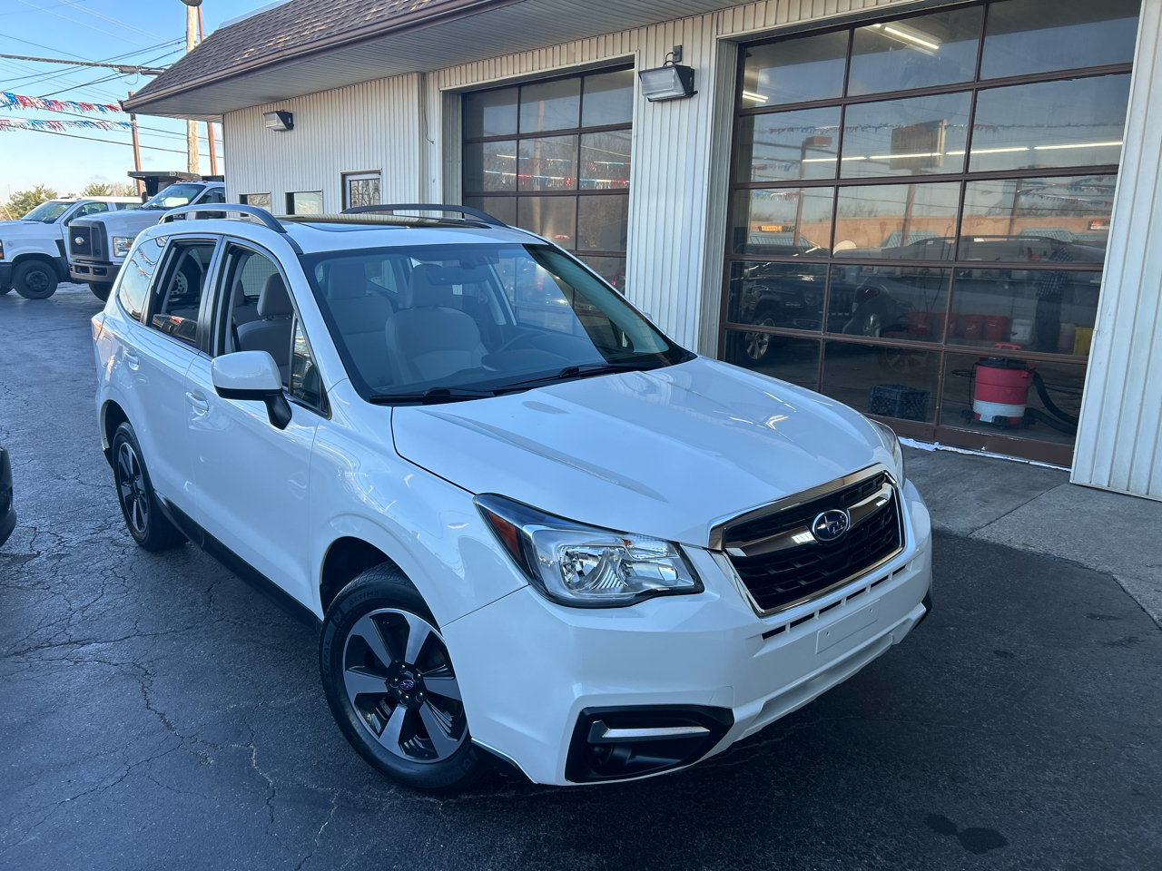 2017 Subaru Forester 2.5i Premium photo 2