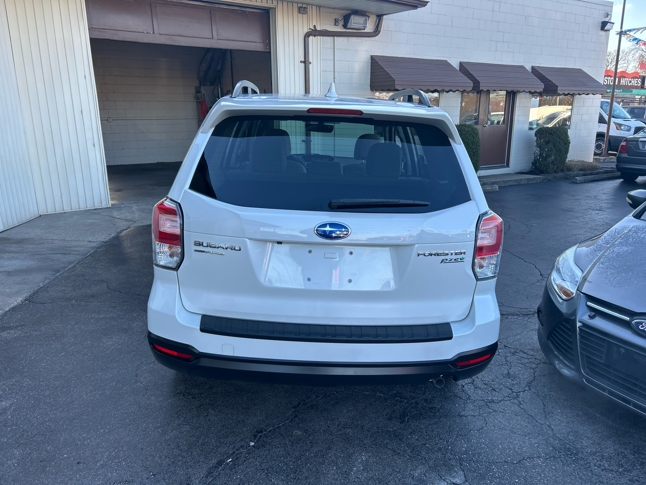 2017 Subaru Forester 2.5i Premium photo 3