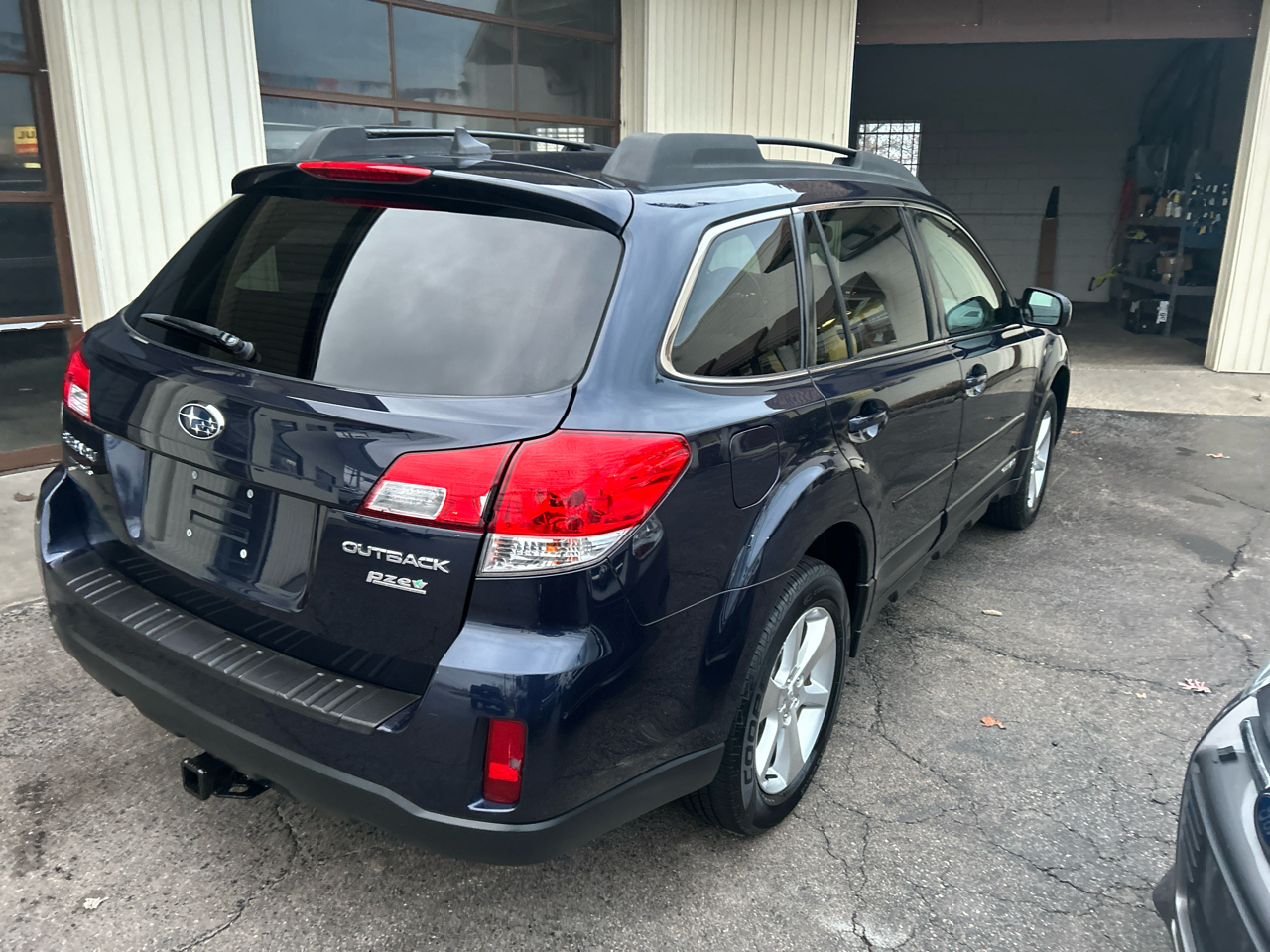2014 Subaru Outback 2.5i Limited photo 4