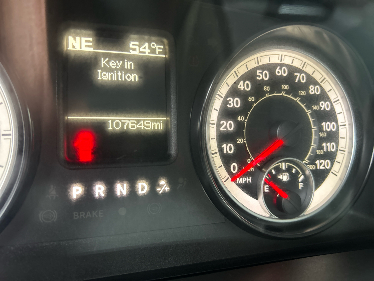 RAM 1500 Express 4x4 Crew Cab 5'7" Box 2017