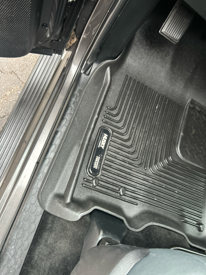 RAM 1500 Express 4x4 Crew Cab 5'7" Box 2017