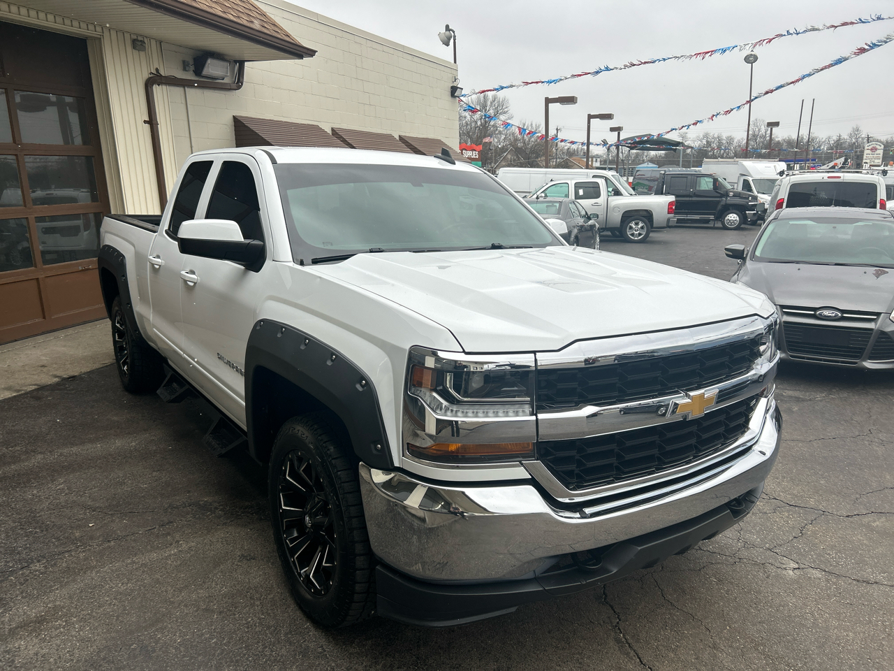 Chevrolet Silverado 1500 4WD Double Cab 143.5" LT w/1LT 2018