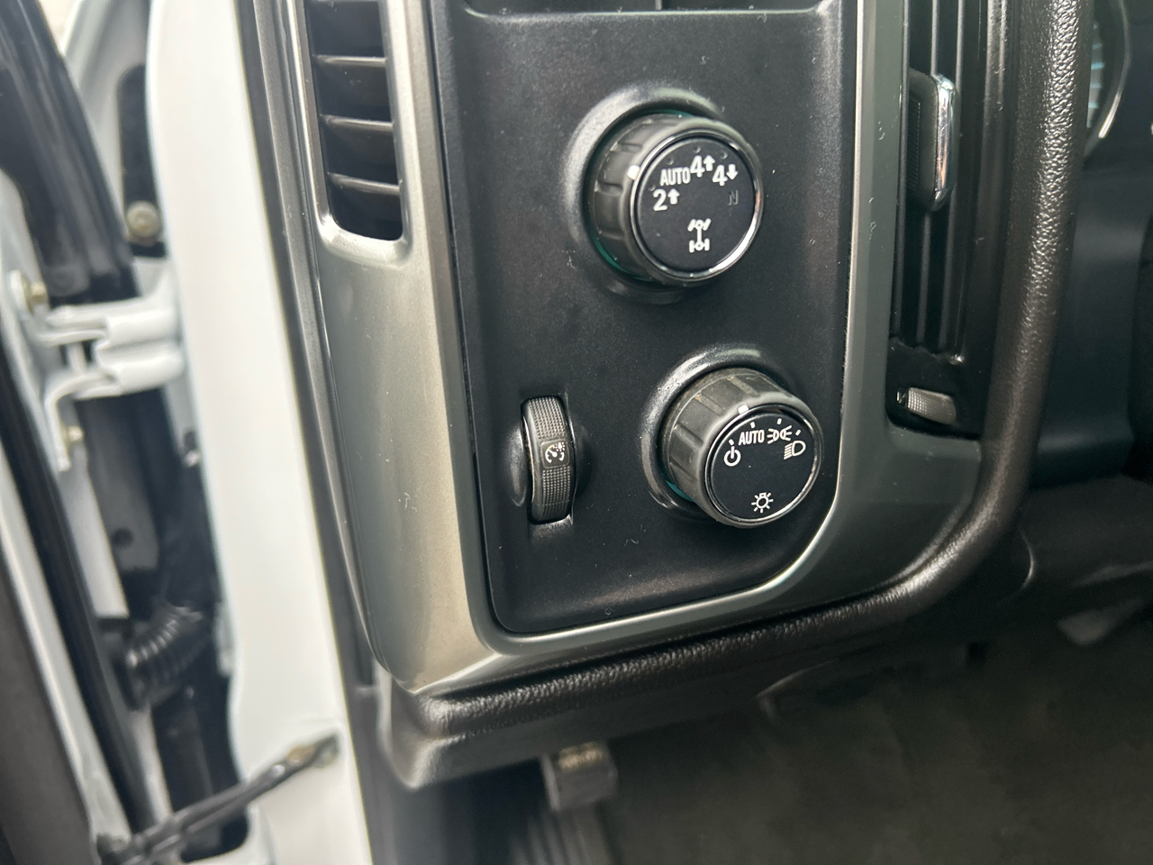 Chevrolet Silverado 1500 4WD Double Cab 143.5" LT w/1LT 2018