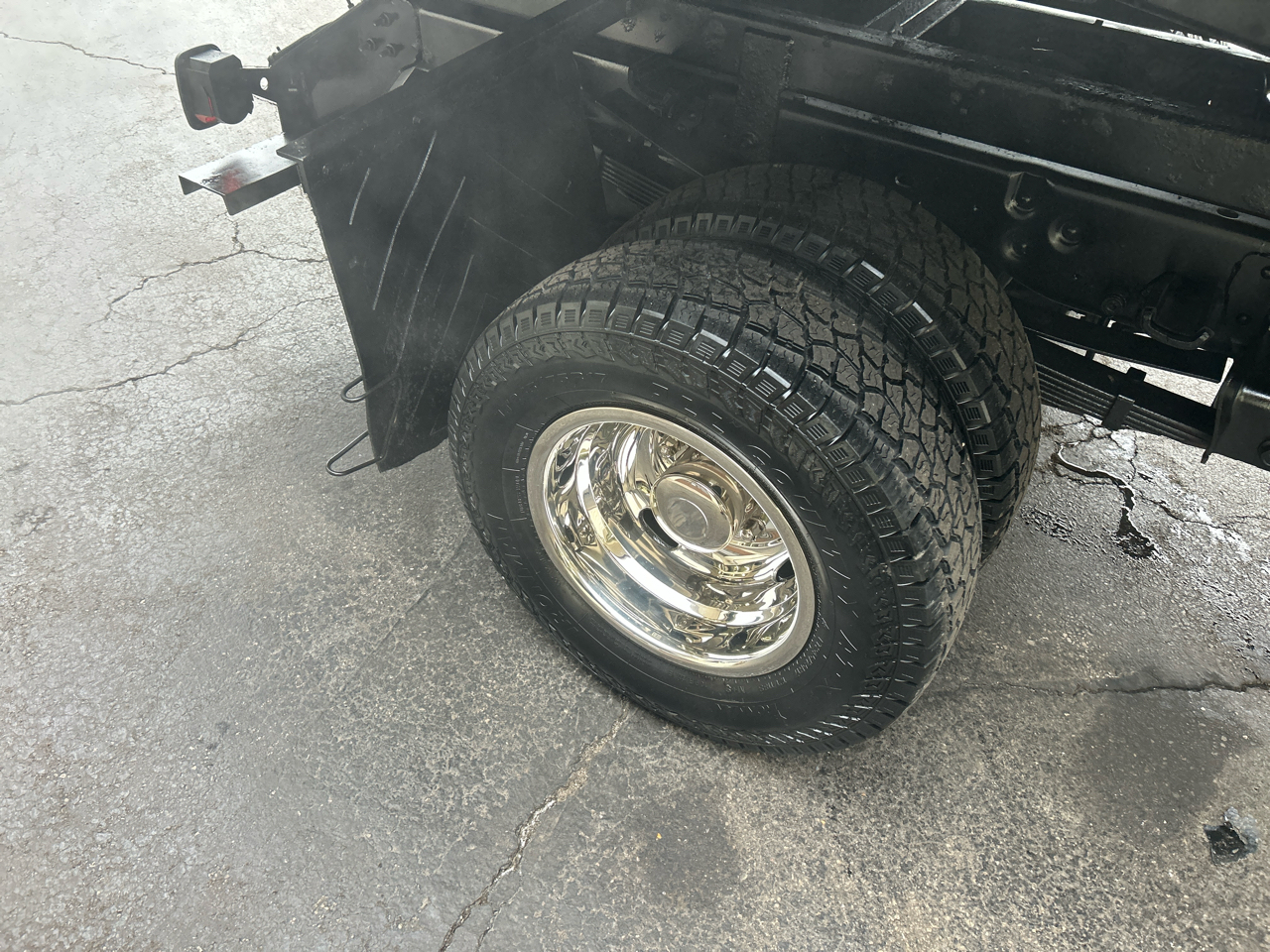 Ford Super Duty F-350 DRW 2WD Reg Cab 165" WB 84" CA XLT 2015