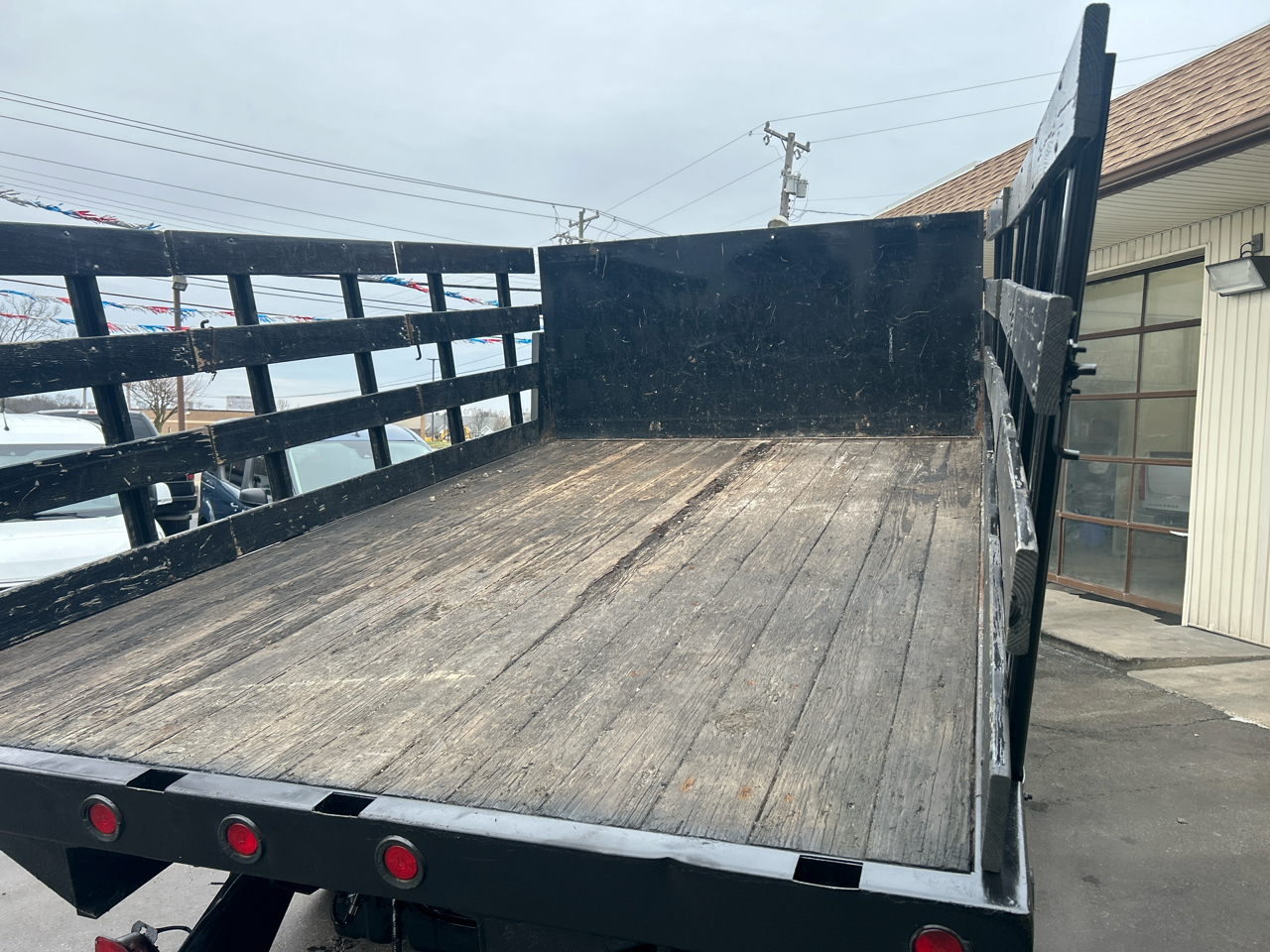 Ford Super Duty F-350 DRW 2WD Reg Cab 165" WB 84" CA XLT 2015