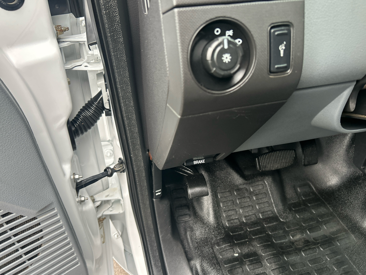 Ford Super Duty F-350 DRW 2WD Reg Cab 165" WB 84" CA XLT 2015