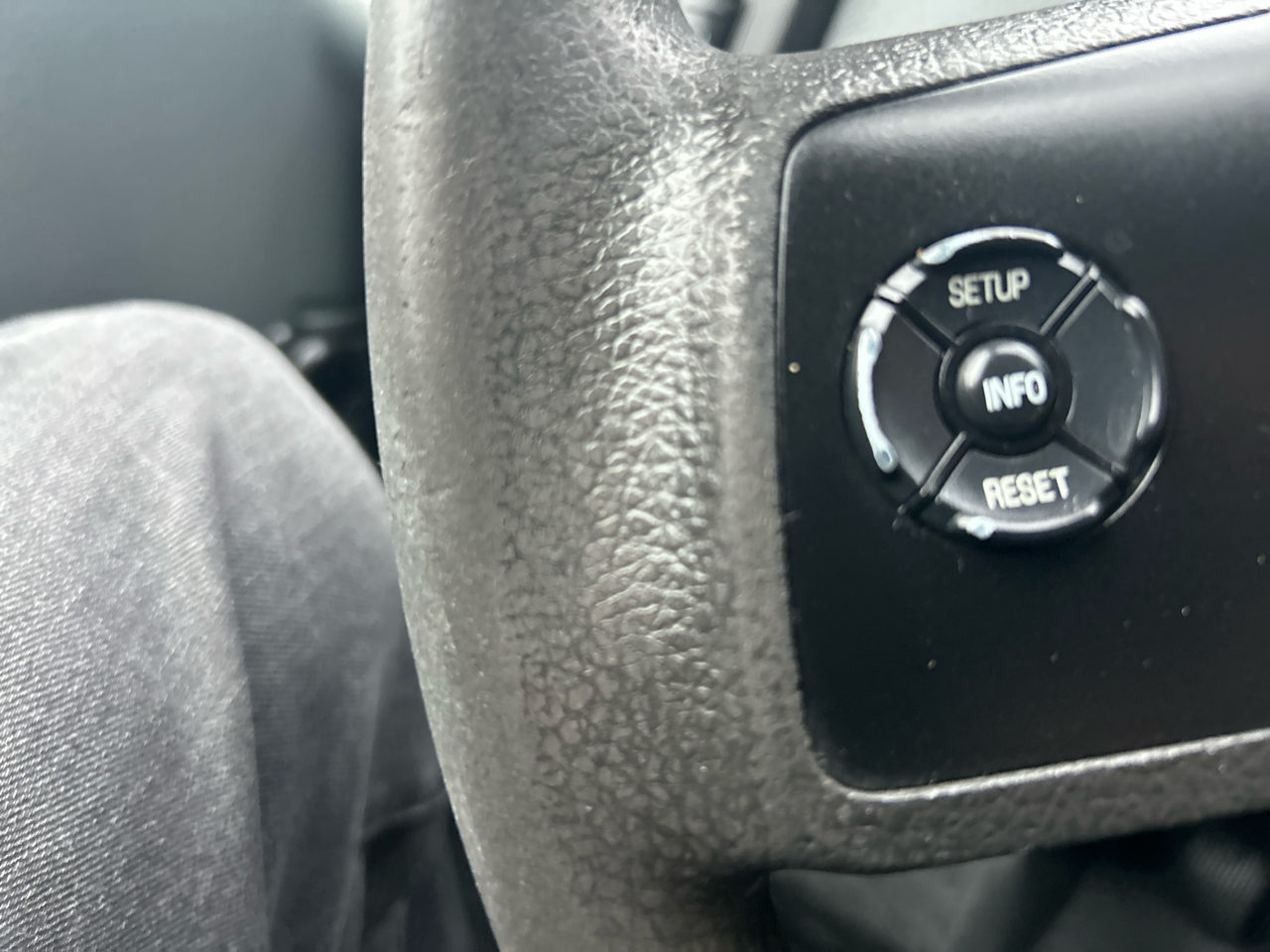 Ford Super Duty F-350 DRW 2WD Reg Cab 165" WB 84" CA XLT 2015