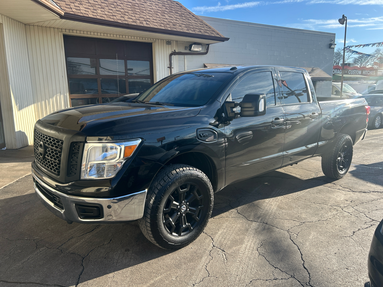 Nissan Titan XD 4x4 Gas Crew Cab SV 2018