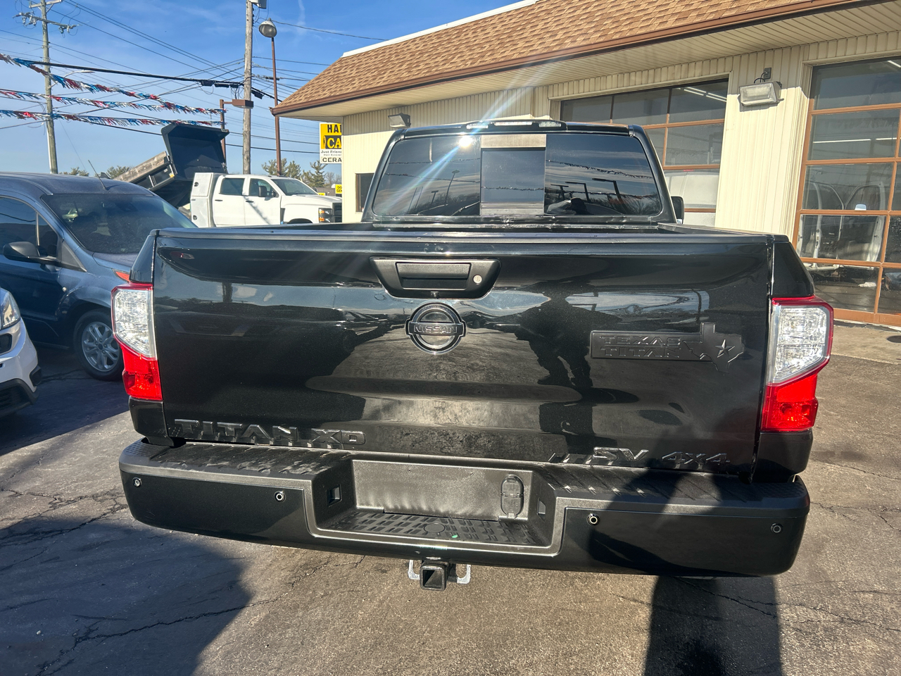 Nissan Titan XD 4x4 Gas Crew Cab SV 2018