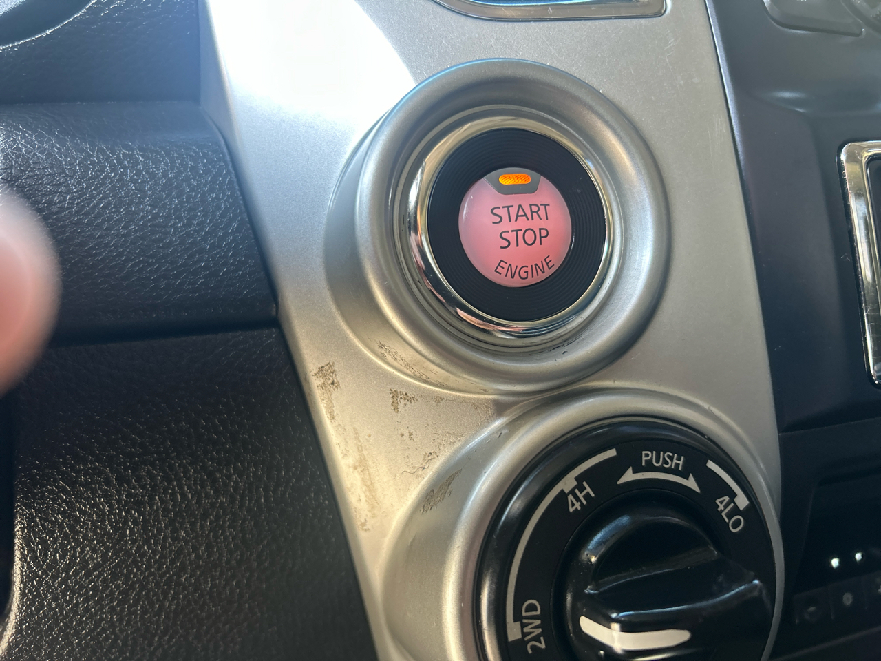 Nissan Titan XD 4x4 Gas Crew Cab SV 2018