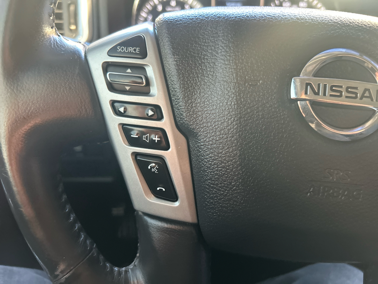 Nissan Titan XD 4x4 Gas Crew Cab SV 2018