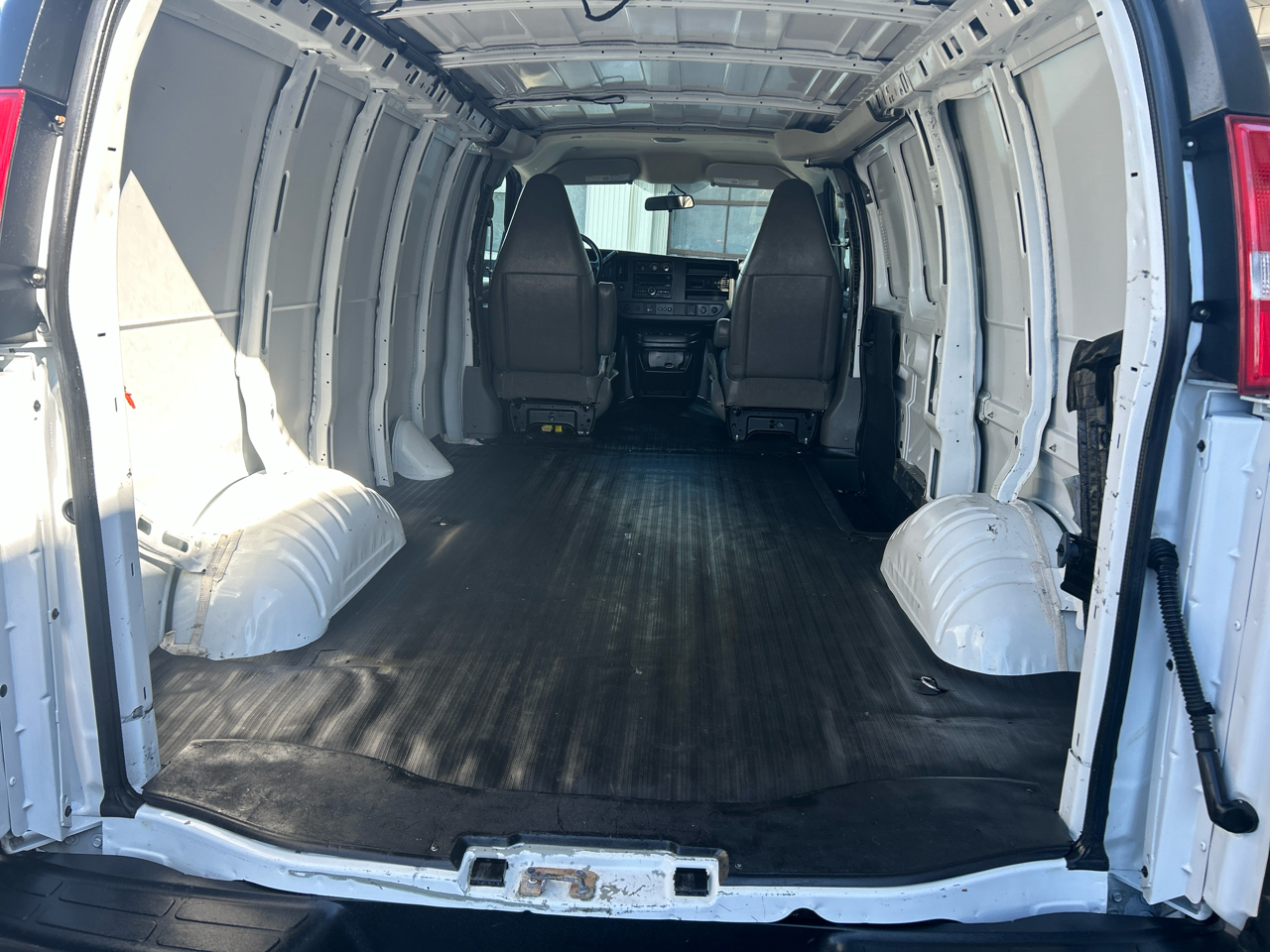 Chevrolet Express Cargo Van RWD 2500 135" 2020