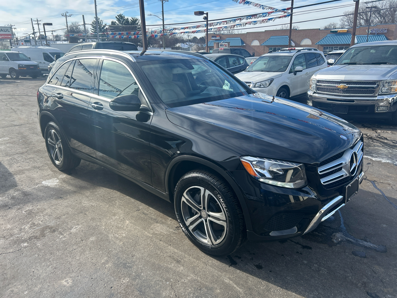 Mercedes-Benz GLC GLC 300 4MATIC SUV 2017