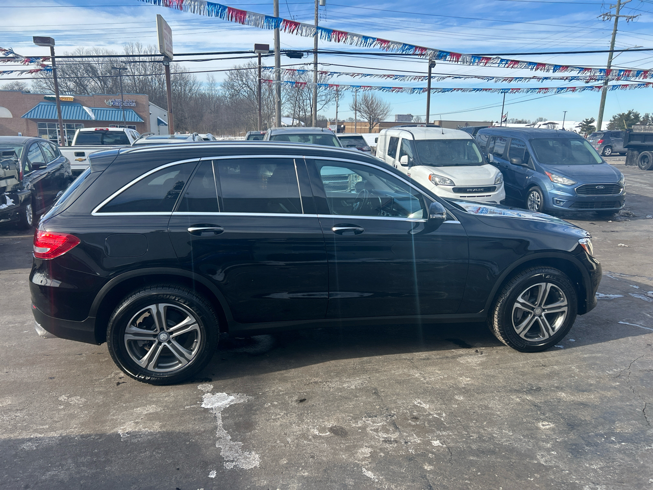 Mercedes-Benz GLC GLC 300 4MATIC SUV 2017