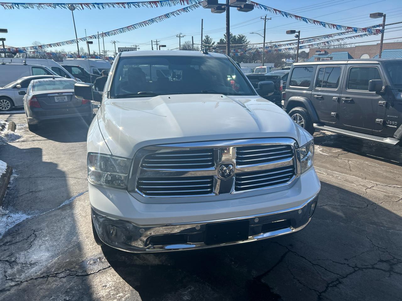 RAM 1500 Big Horn 4x4 Crew Cab 5'7" Box 2017