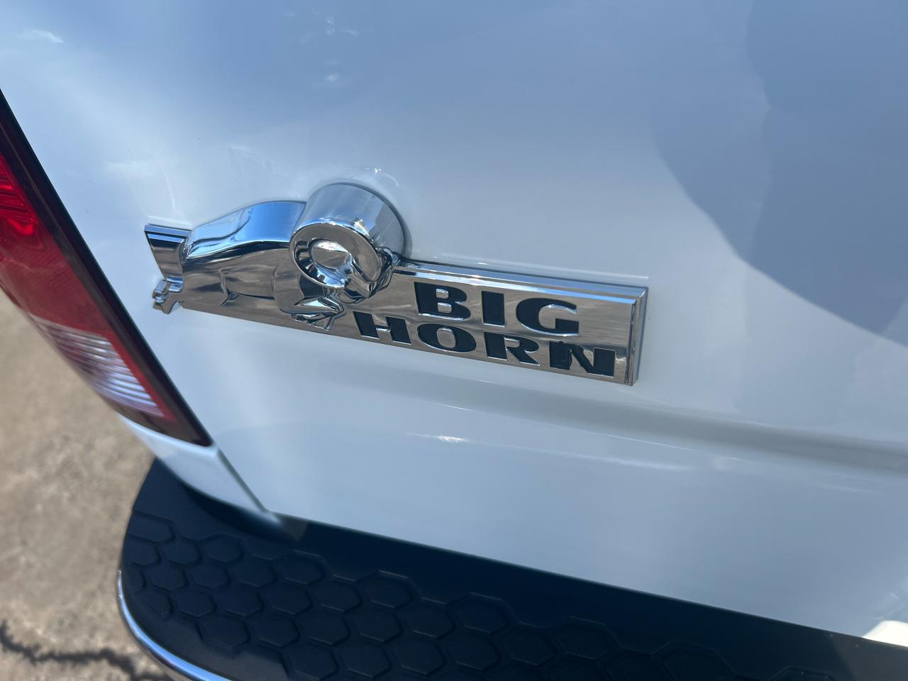 RAM 1500 Big Horn 4x4 Crew Cab 5'7" Box 2017