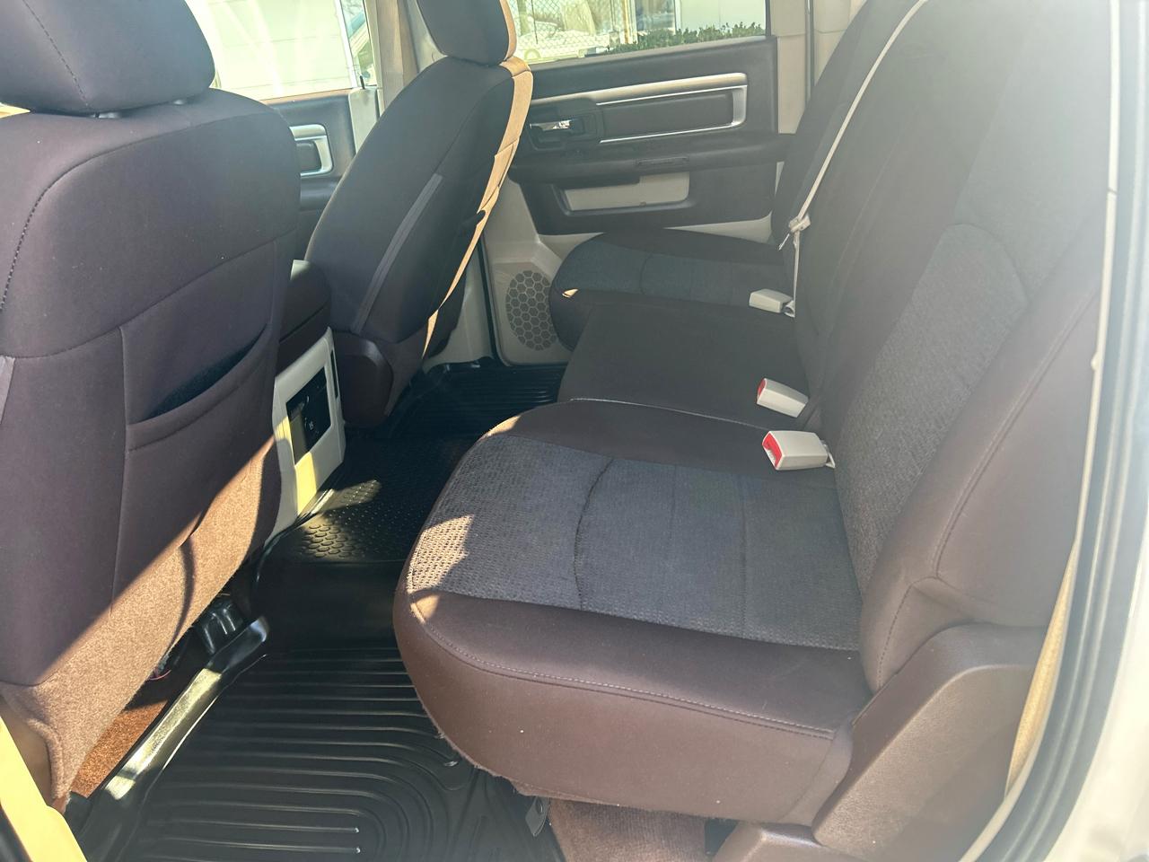 RAM 1500 Big Horn 4x4 Crew Cab 5'7" Box 2017