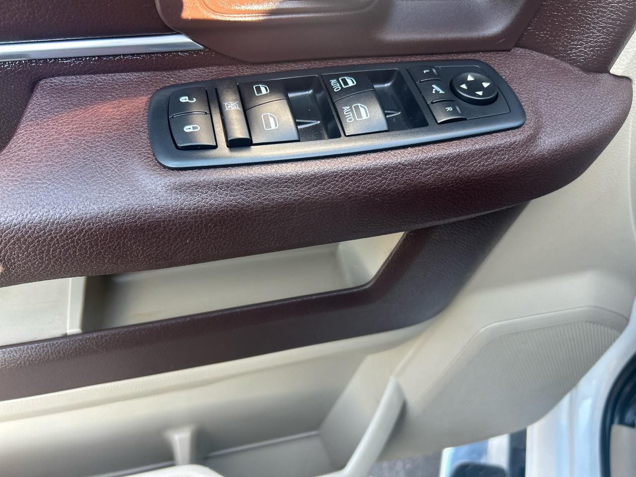 RAM 1500 Big Horn 4x4 Crew Cab 5'7" Box 2017