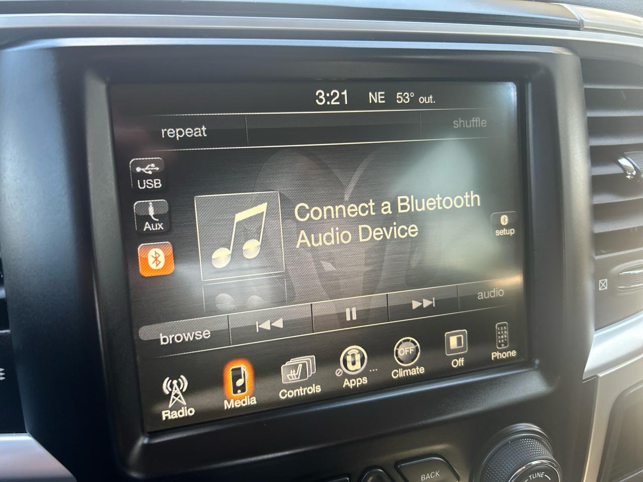 RAM 1500 Big Horn 4x4 Crew Cab 5'7" Box 2017