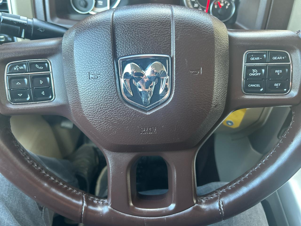 RAM 1500 Big Horn 4x4 Crew Cab 5'7" Box 2017