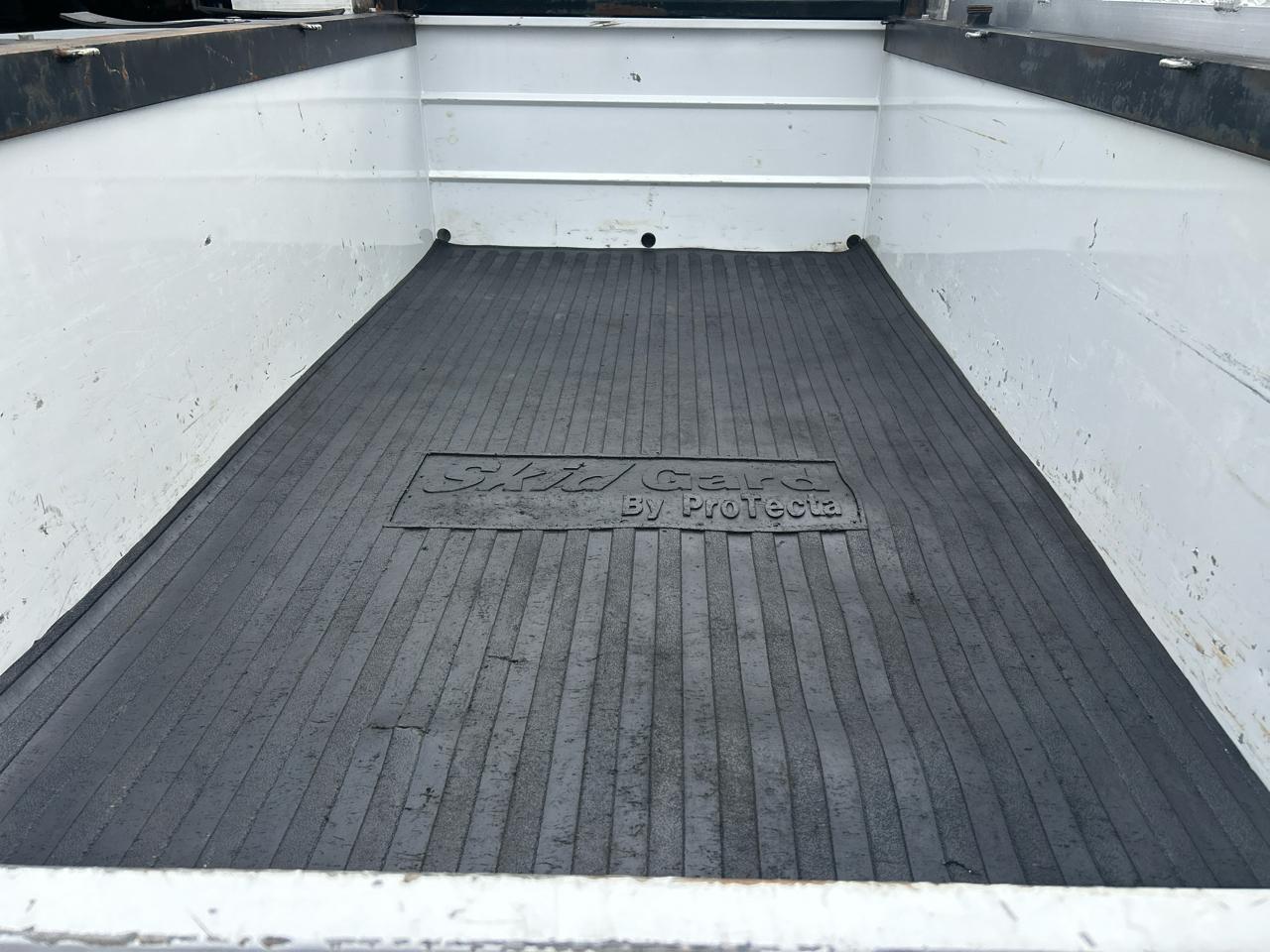 RAM 2500 Tradesman 4x4 Crew Cab 8' Box 2020