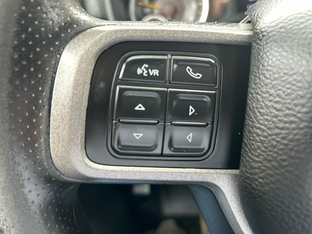 RAM 2500 Tradesman 4x4 Crew Cab 8' Box 2020