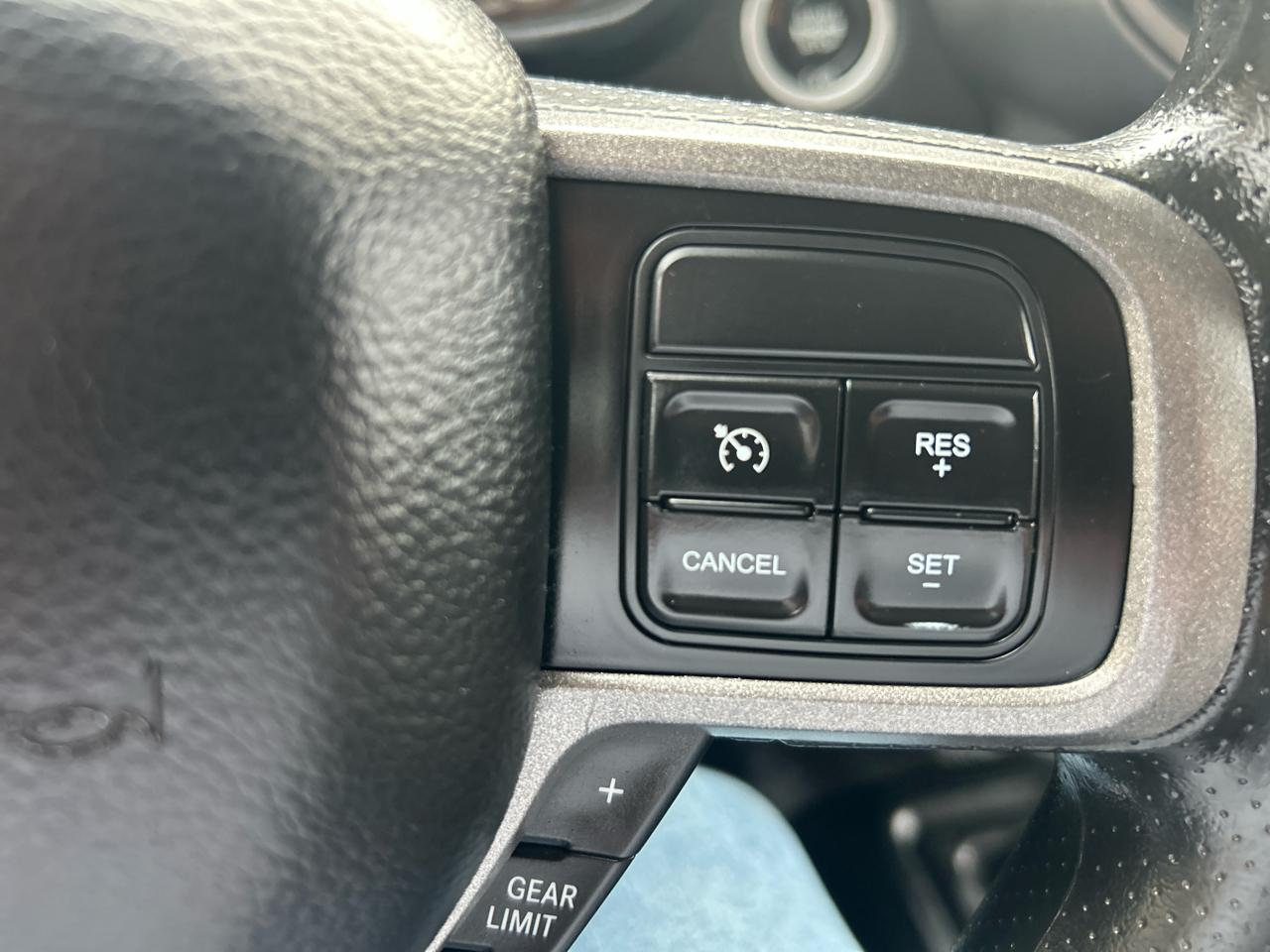 RAM 2500 Tradesman 4x4 Crew Cab 8' Box 2020