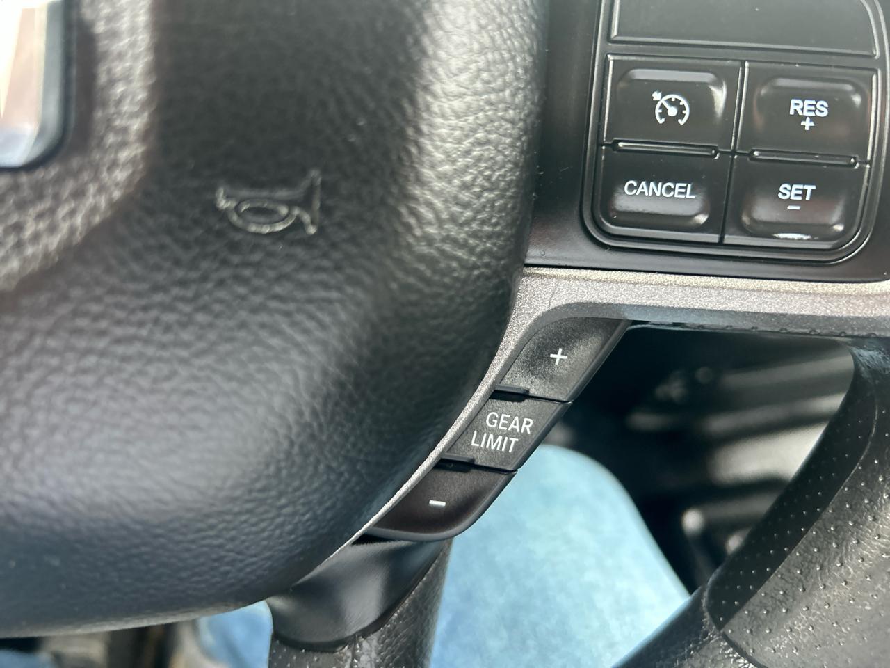 RAM 2500 Tradesman 4x4 Crew Cab 8' Box 2020