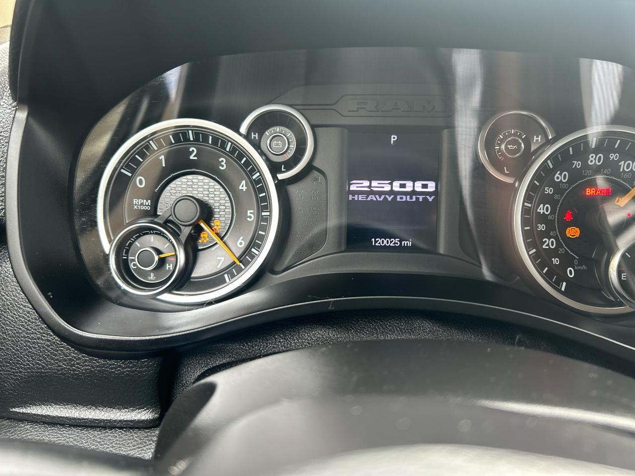 RAM 2500 Tradesman 4x4 Crew Cab 8' Box 2020