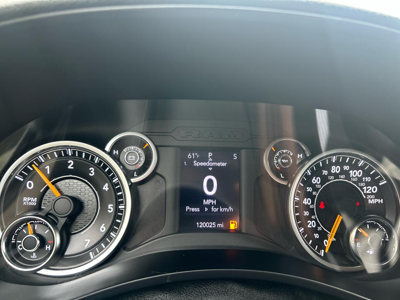 RAM 2500 Tradesman 4x4 Crew Cab 8' Box 2020