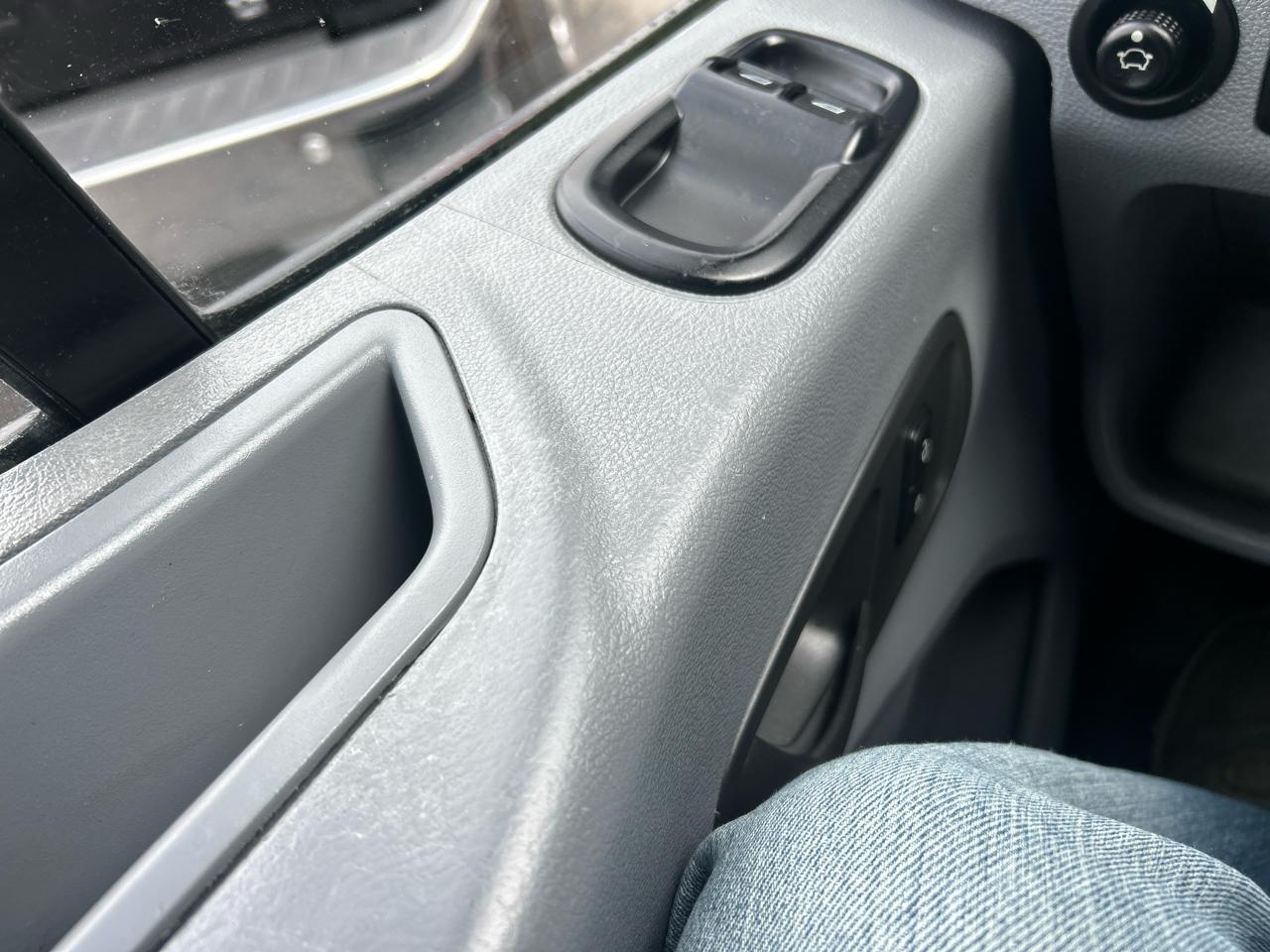 Ford Transit Van T-150 130" Low Rf 8600 GVWR Swing-Out RH Dr 2018