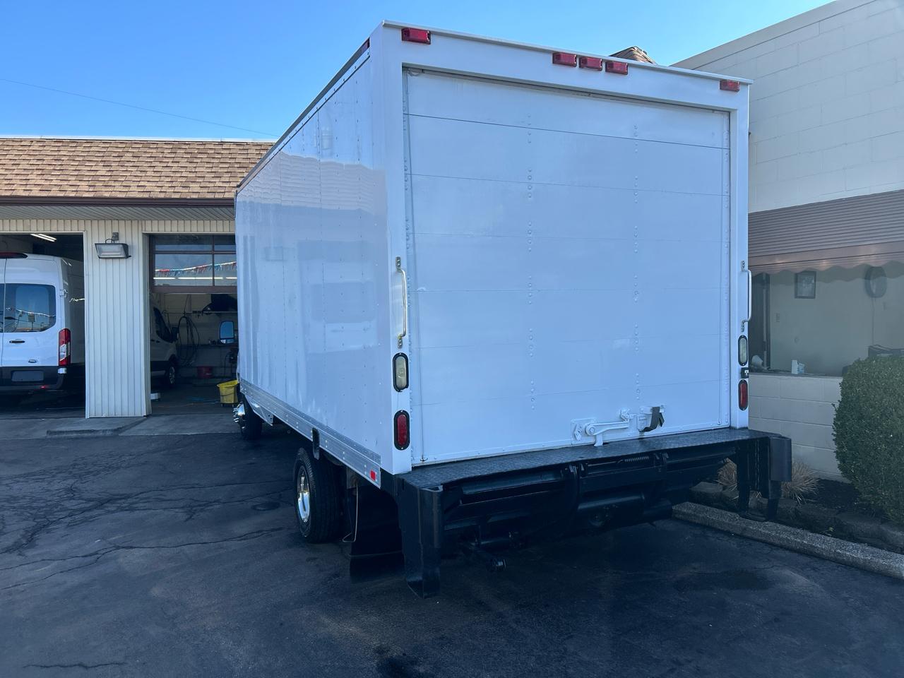 Ford Econoline Commercial Cutaway E-350 Super Duty 138" DRW 2016