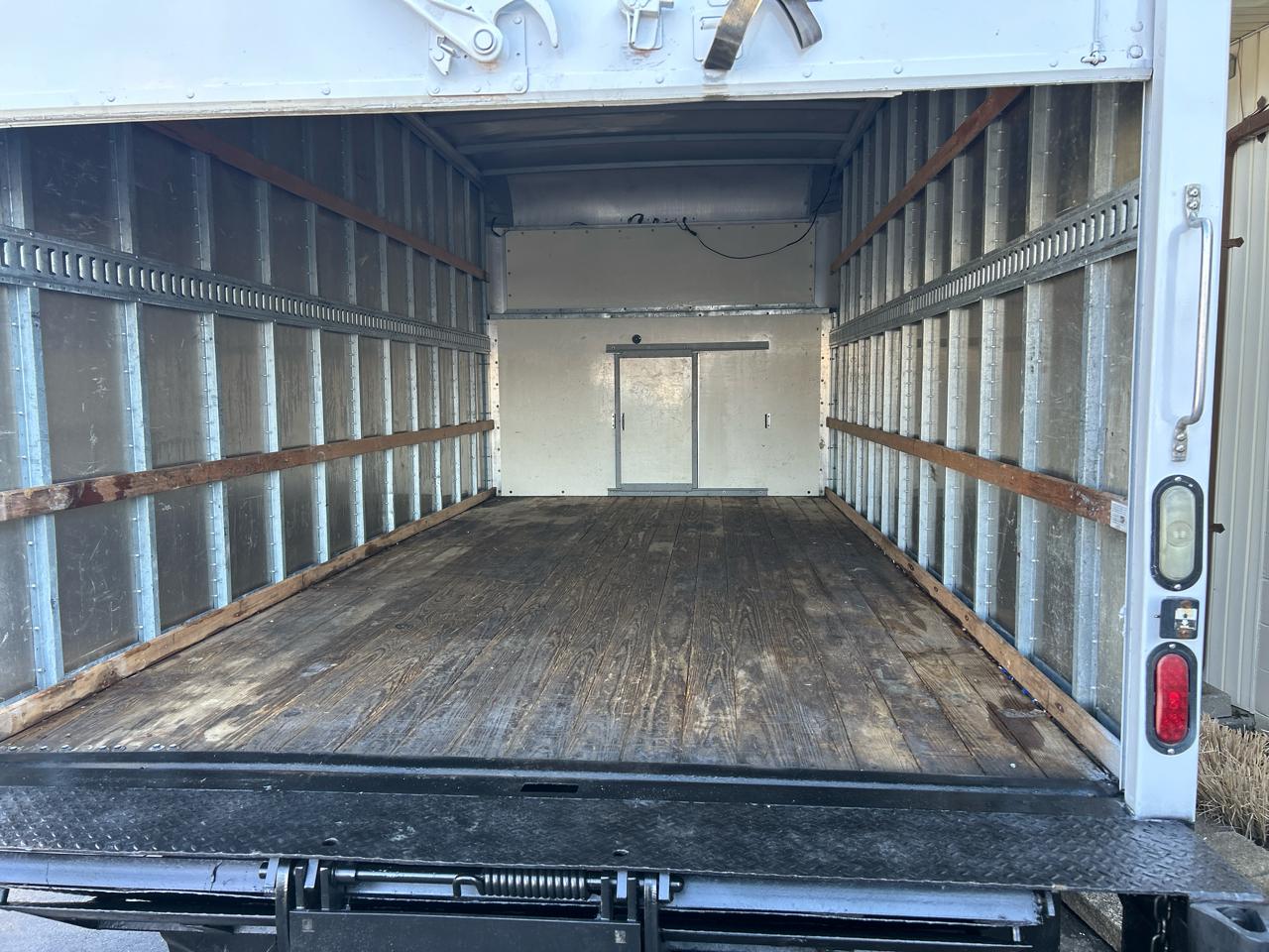 Ford Econoline Commercial Cutaway E-350 Super Duty 138" DRW 2016