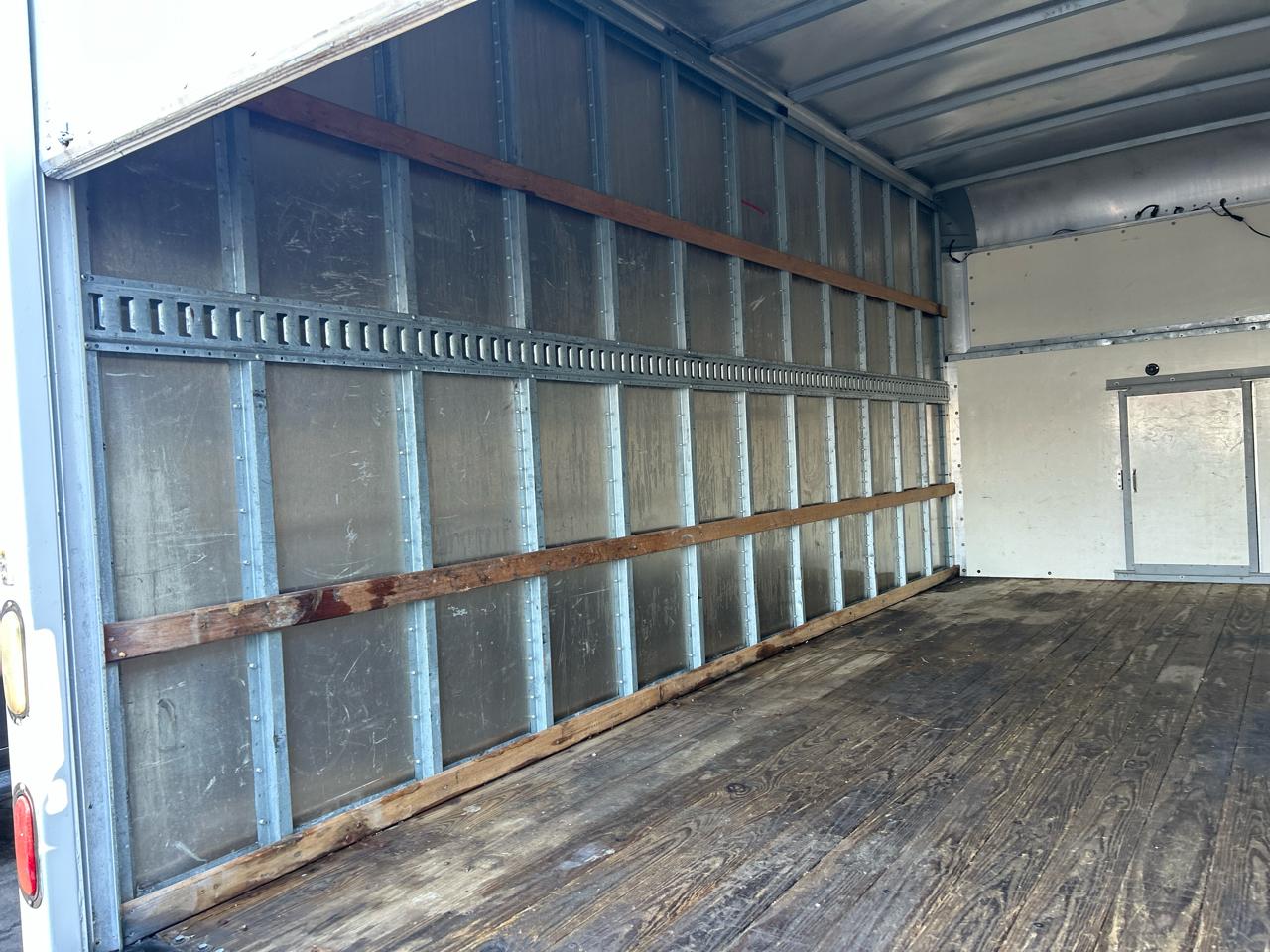 Ford Econoline Commercial Cutaway E-350 Super Duty 138" DRW 2016