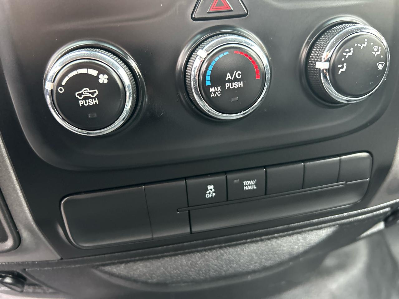 RAM 2500 2WD Reg Cab 140.5" Tradesman 2014