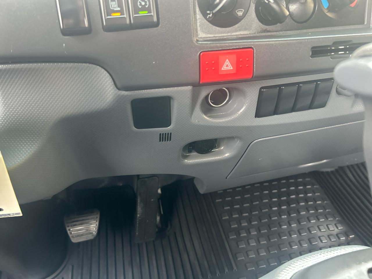 Isuzu NPR HD GAS REG 176" WB 14500 GVWR IBT PWL 2018