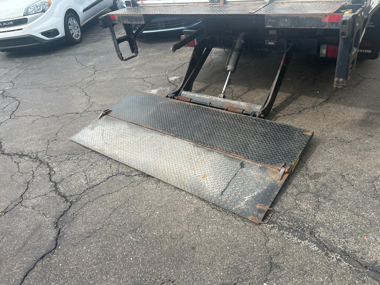 Isuzu NPR HD GAS REG 176" WB 14500 GVWR IBT PWL 2018