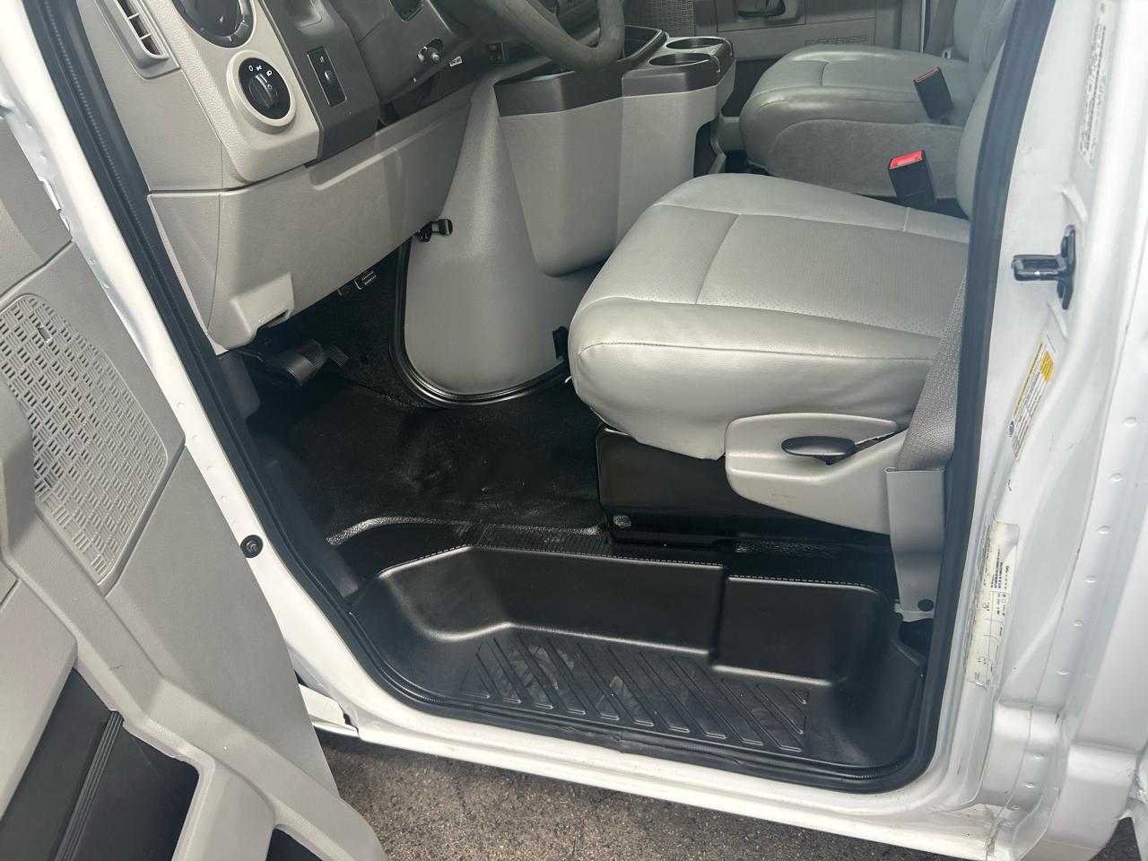 Ford E-Series Cutaway E-350 SRW 138" WB 2019