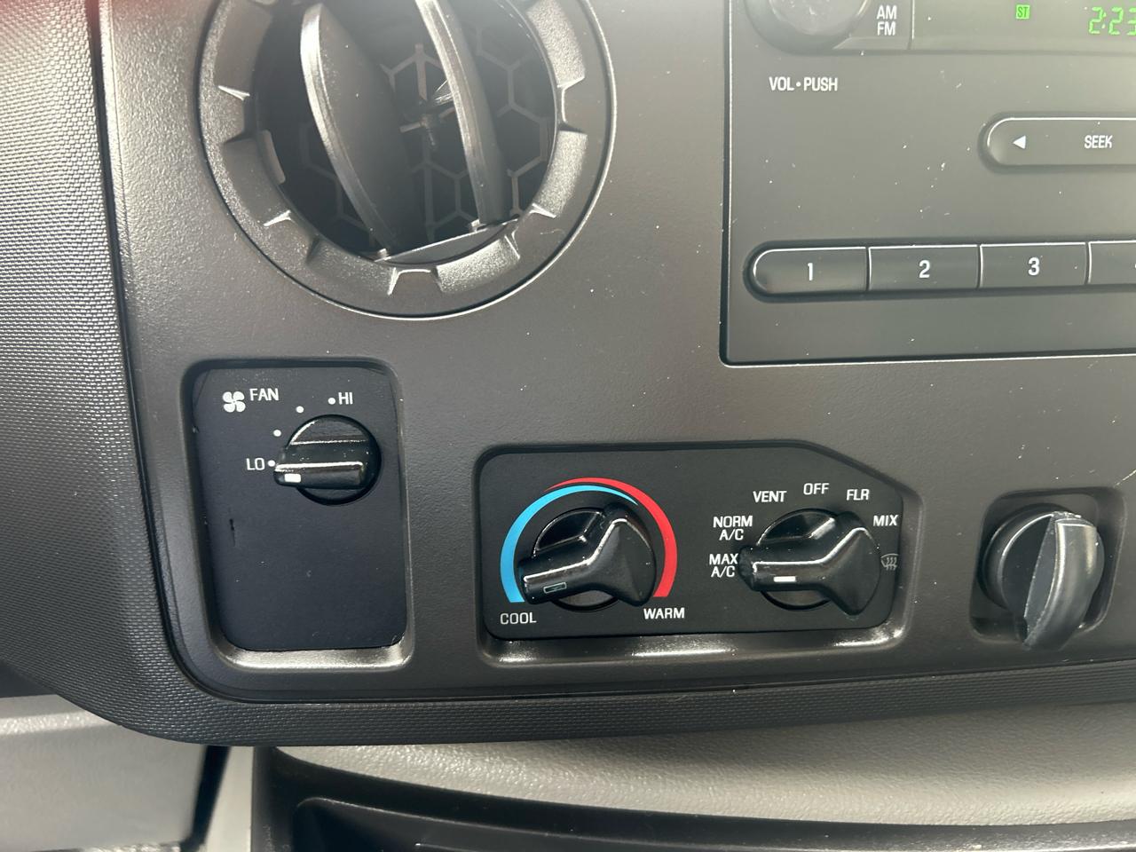 Ford E-Series Cutaway E-350 SRW 138" WB 2019