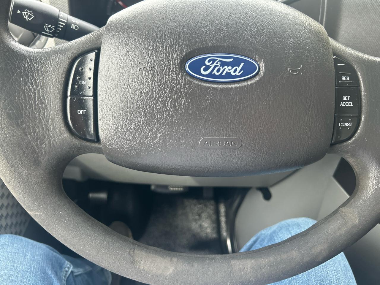 Ford E-Series Cutaway E-350 SRW 138" WB 2019