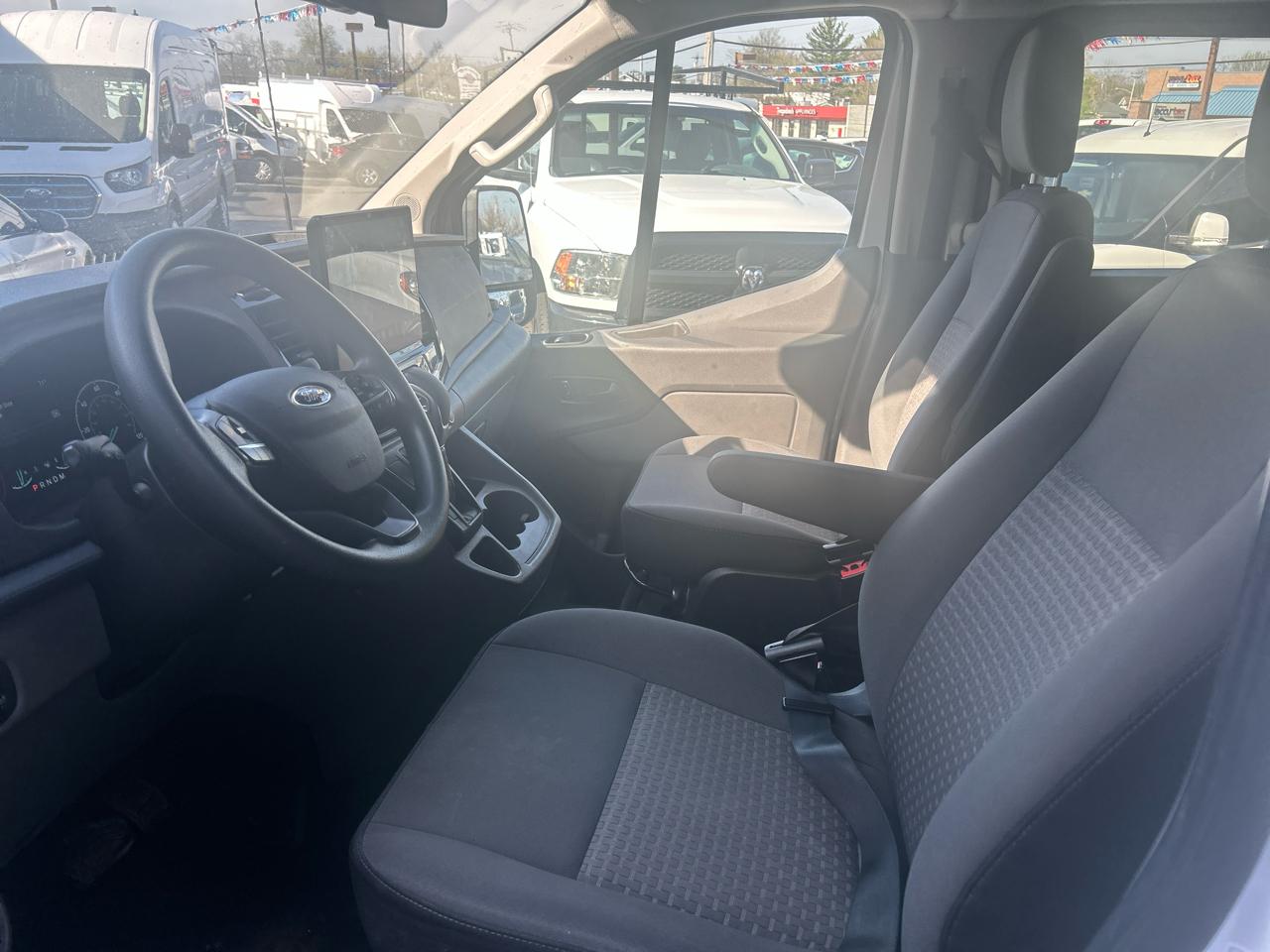 Ford Transit Passenger Wagon T-350 148" Low Roof XLT RWD 2023