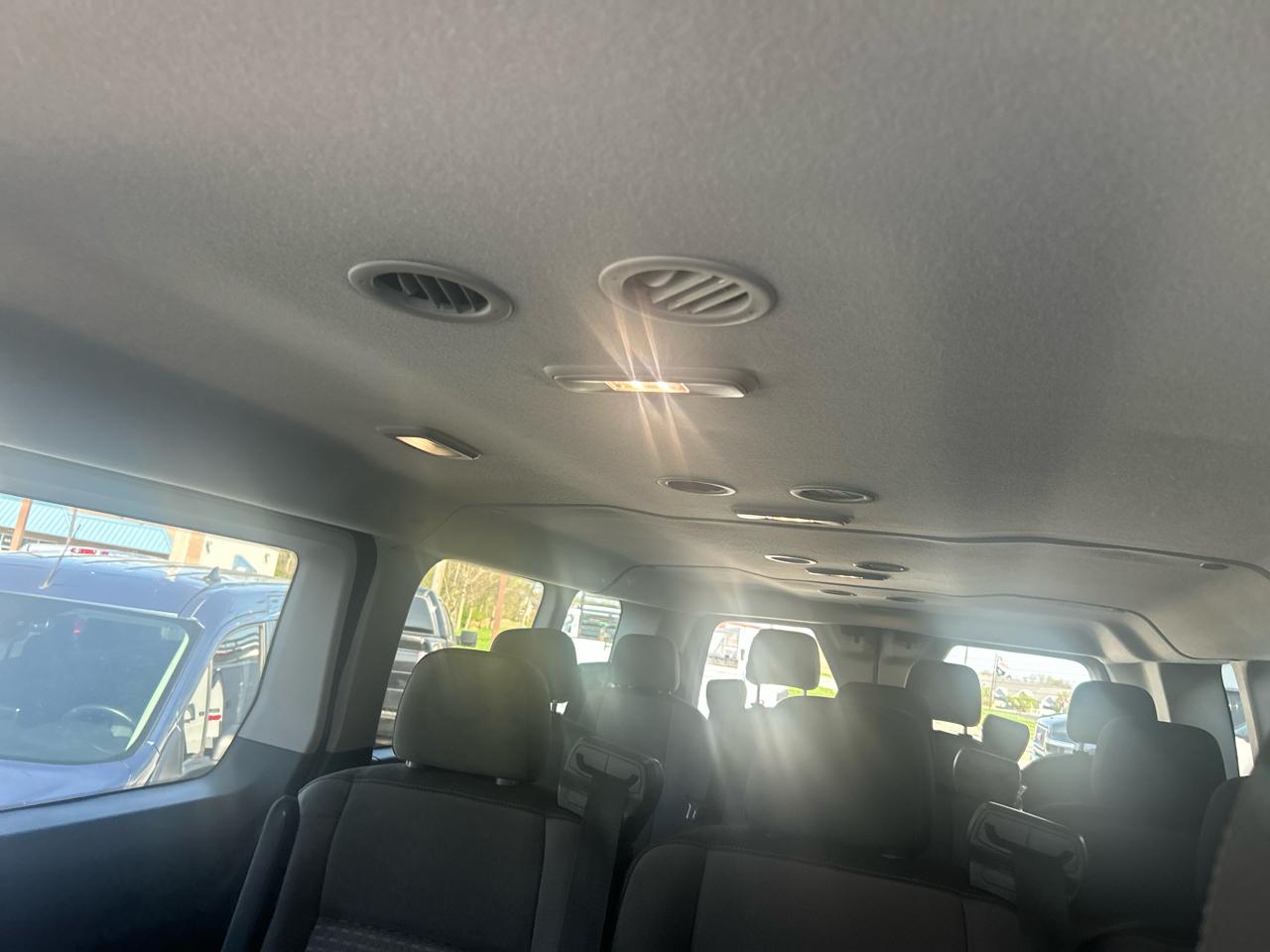 Ford Transit Passenger Wagon T-350 148" Low Roof XLT RWD 2023