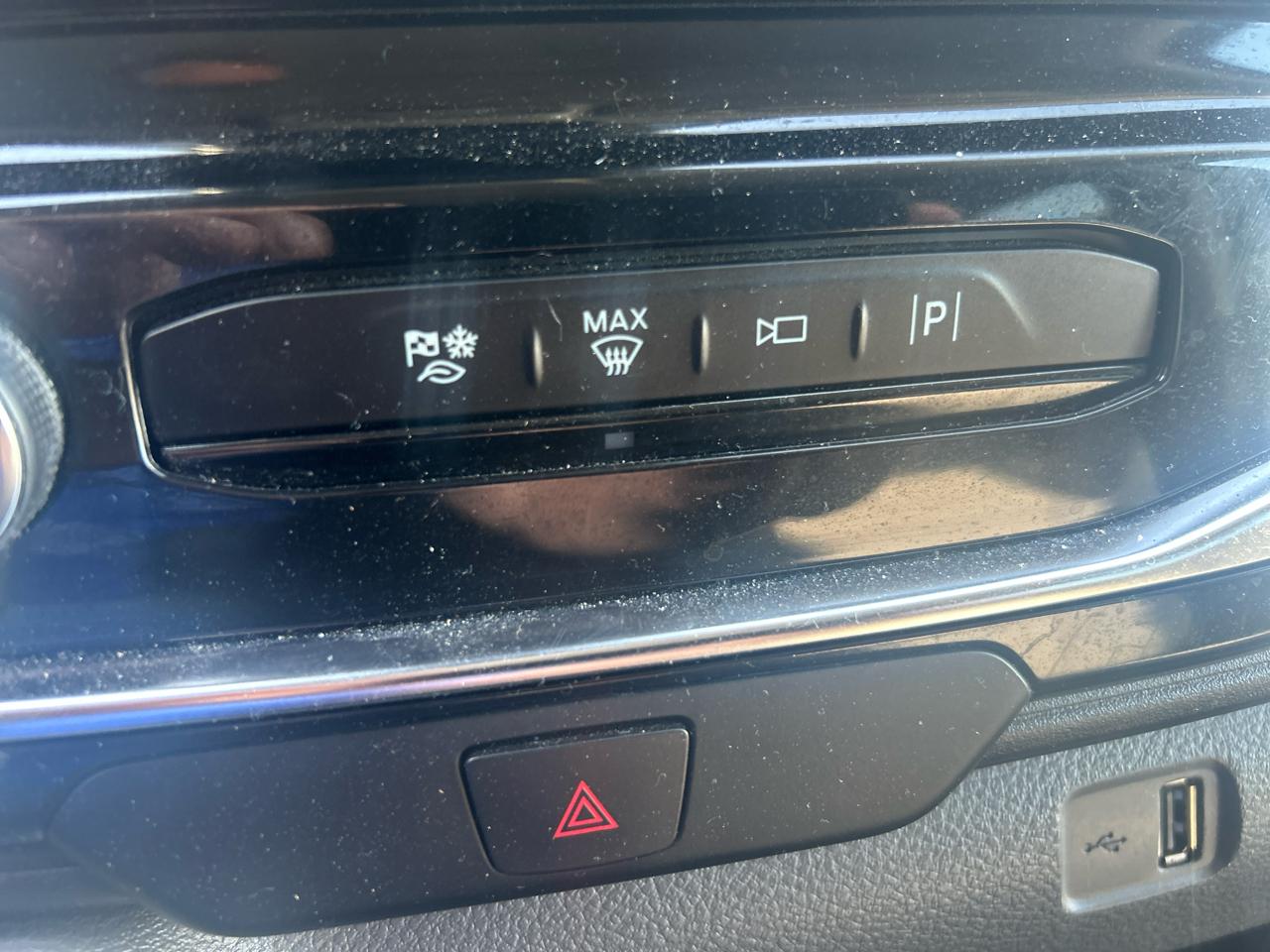 Ford Transit Passenger Wagon T-350 148" Low Roof XLT RWD 2023