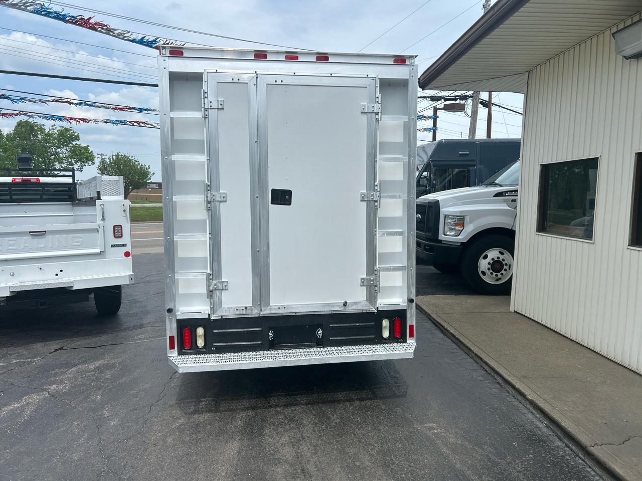 Ford Econoline Commercial Cutaway E-350 Super Duty 138" 5-Spd SRW 2012